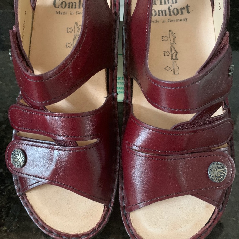 Finn Comfort Sandals